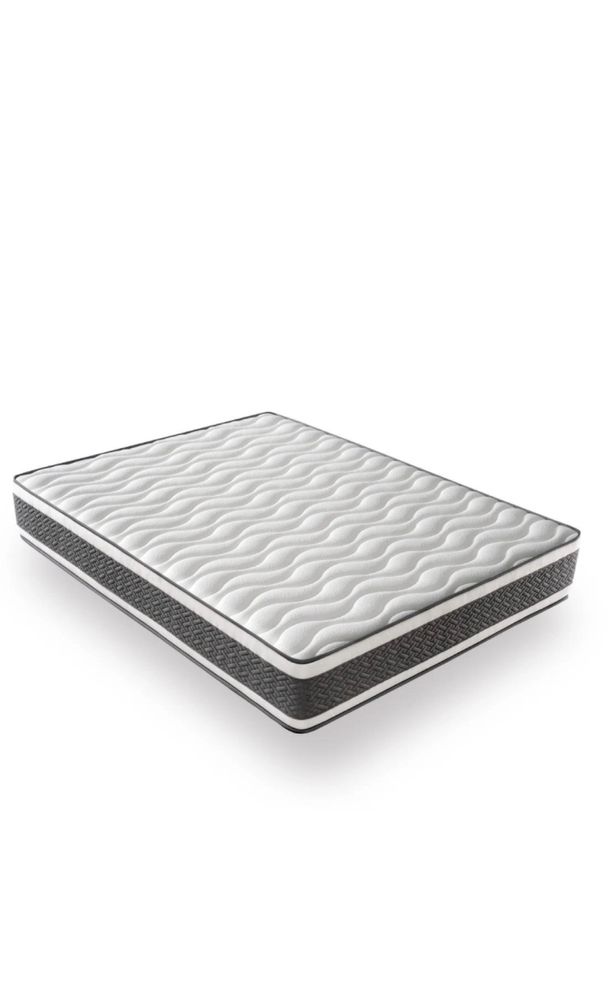 Cama de casal e colchão