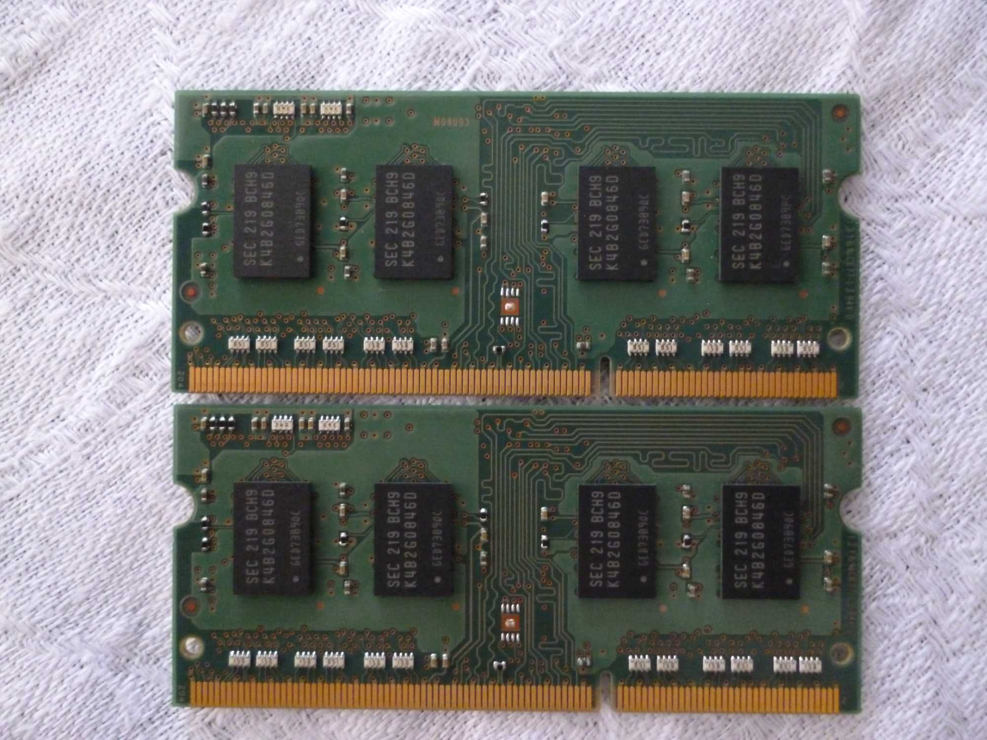 Kości RAM DDR 3 , 4 Gb Samsung .