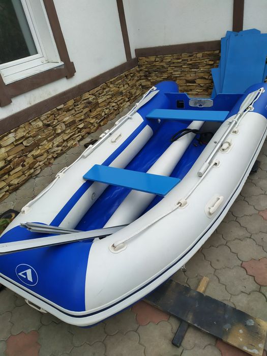 Лодка надувная (килевая) 3,5 м с жестким дном