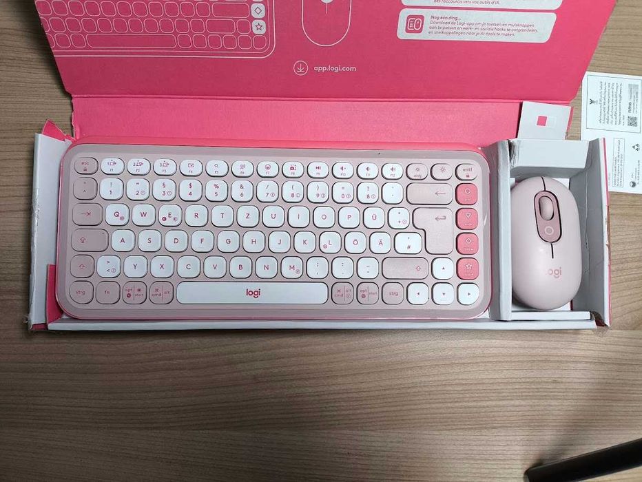 Logitech POP ICON COMBO zestaw klawiatury i myszy Bluetooth QWERTZ