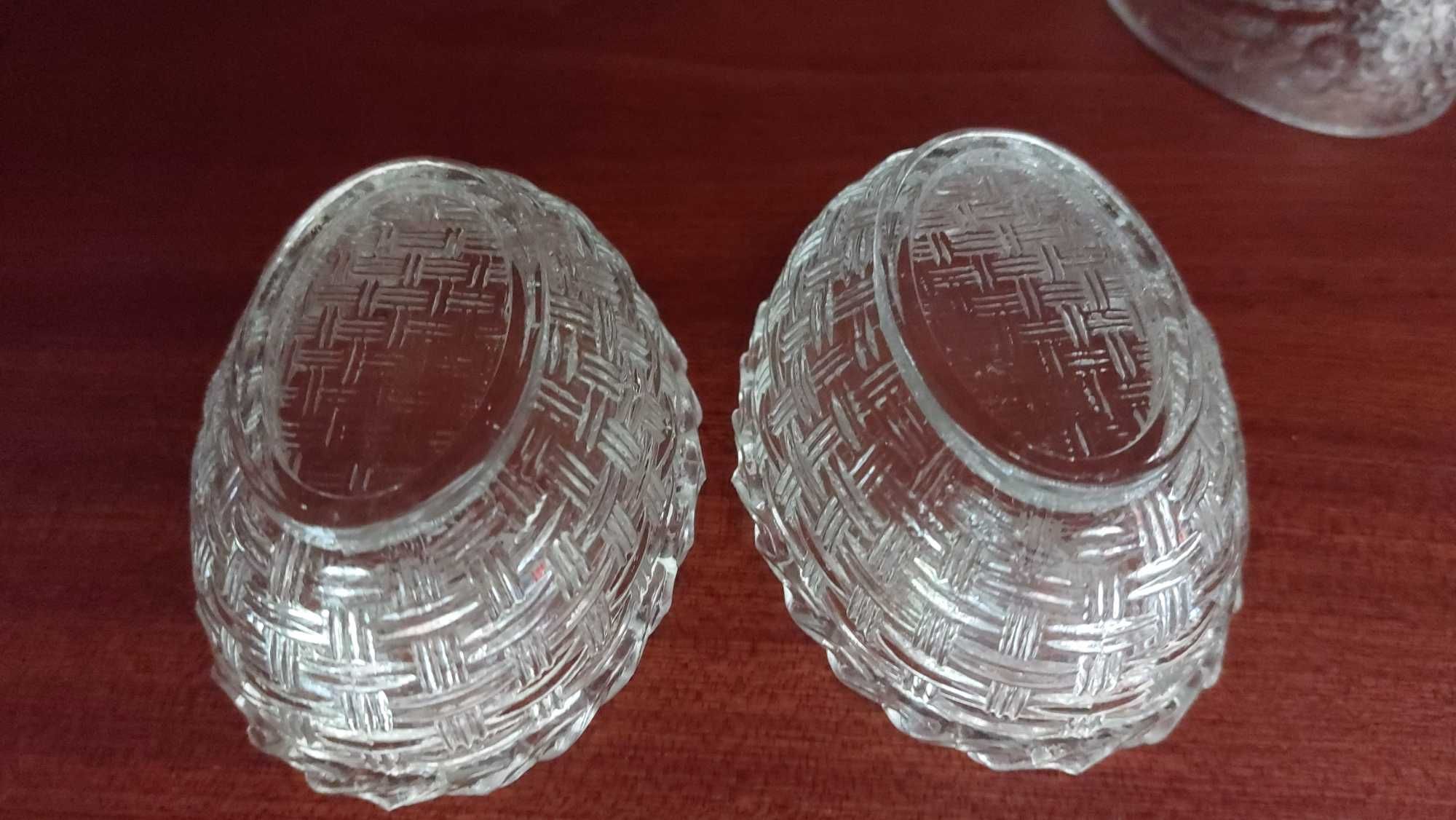 Par de bomboneiras em vidro.