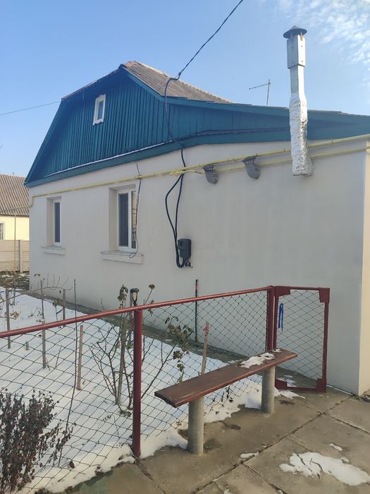 Продається добротний будинок по провулку Лісний.