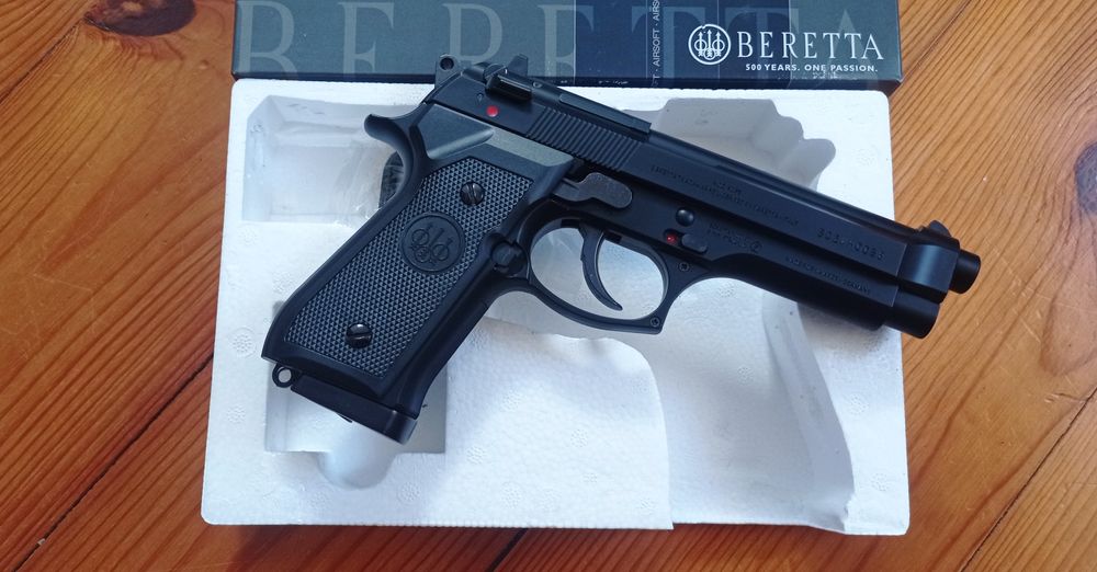 Pistola airsoft CO2 Nova