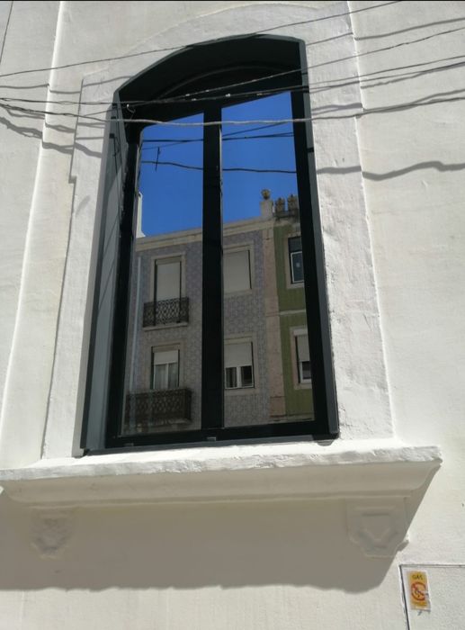 Colocação de película espelhada