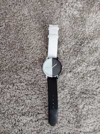 Damski zegarek biało- czarny/ wiolinowy