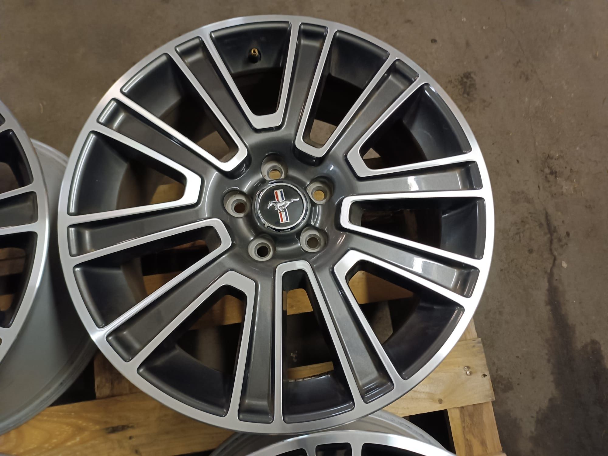 Alufelgi 19 Ford Mustang GT 5x114,3 ET50