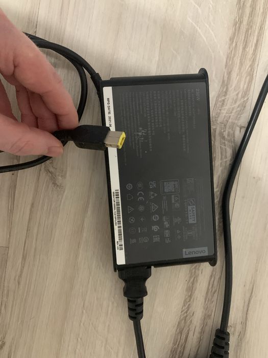 Зарядний пристрій 230w lenovo