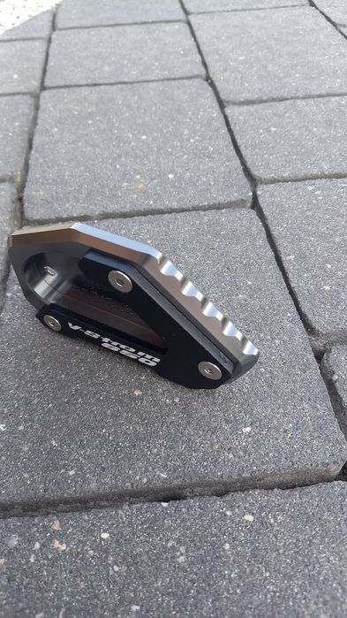 Poszerzenie stopki bocznej Vstrom DL650