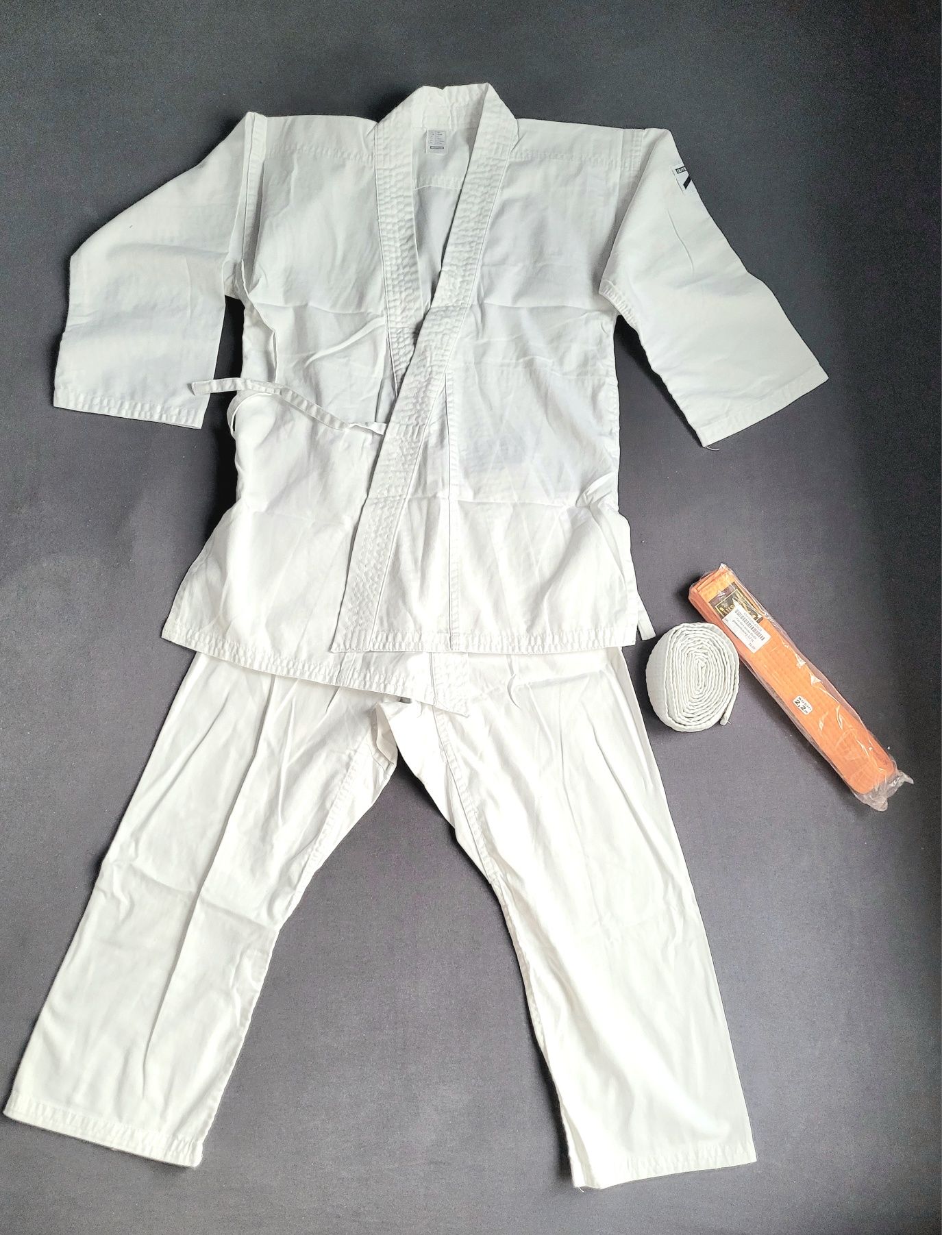 Kimono Karate 130cm, biały pas + gratis