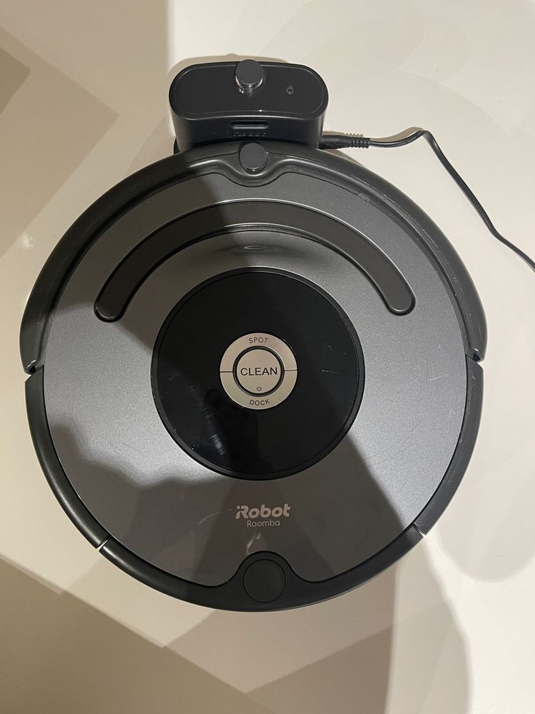 Aspirador Robô iRobot Roomba 676