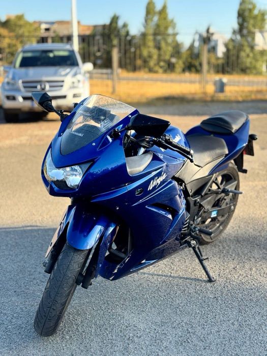 Kawasaki ninja 250R. 2011 год. 22 пробега. Хороший мото.