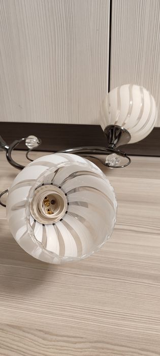 Люстра на три плафона