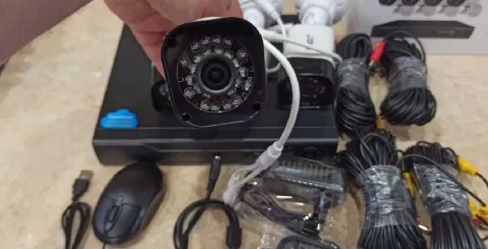 Комплект видеонаблюдения набор на 4 камеры з реєстратором Full HD