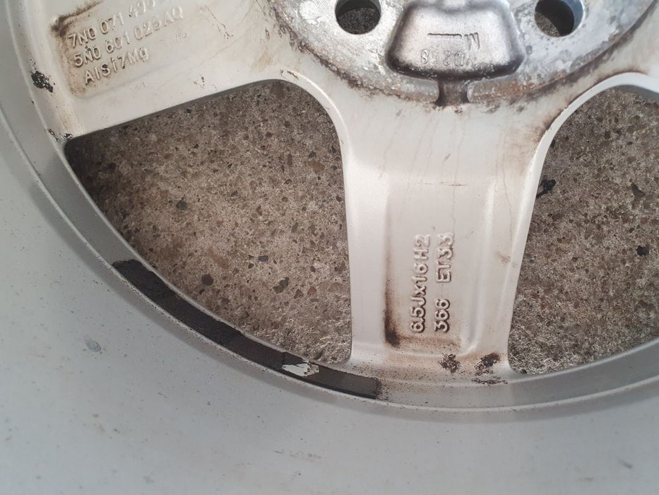 Felgi aluminiowe VW 16 cali +opony zimowe Nexen 215/65/16