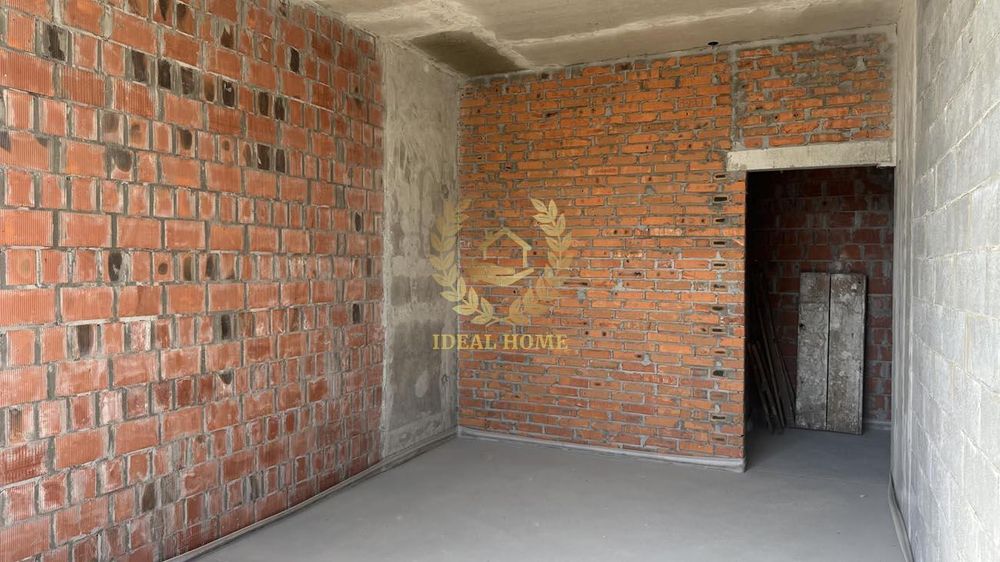 Продам 2-кімнатну квартиру в ЖК Італійський Квартал з коморою