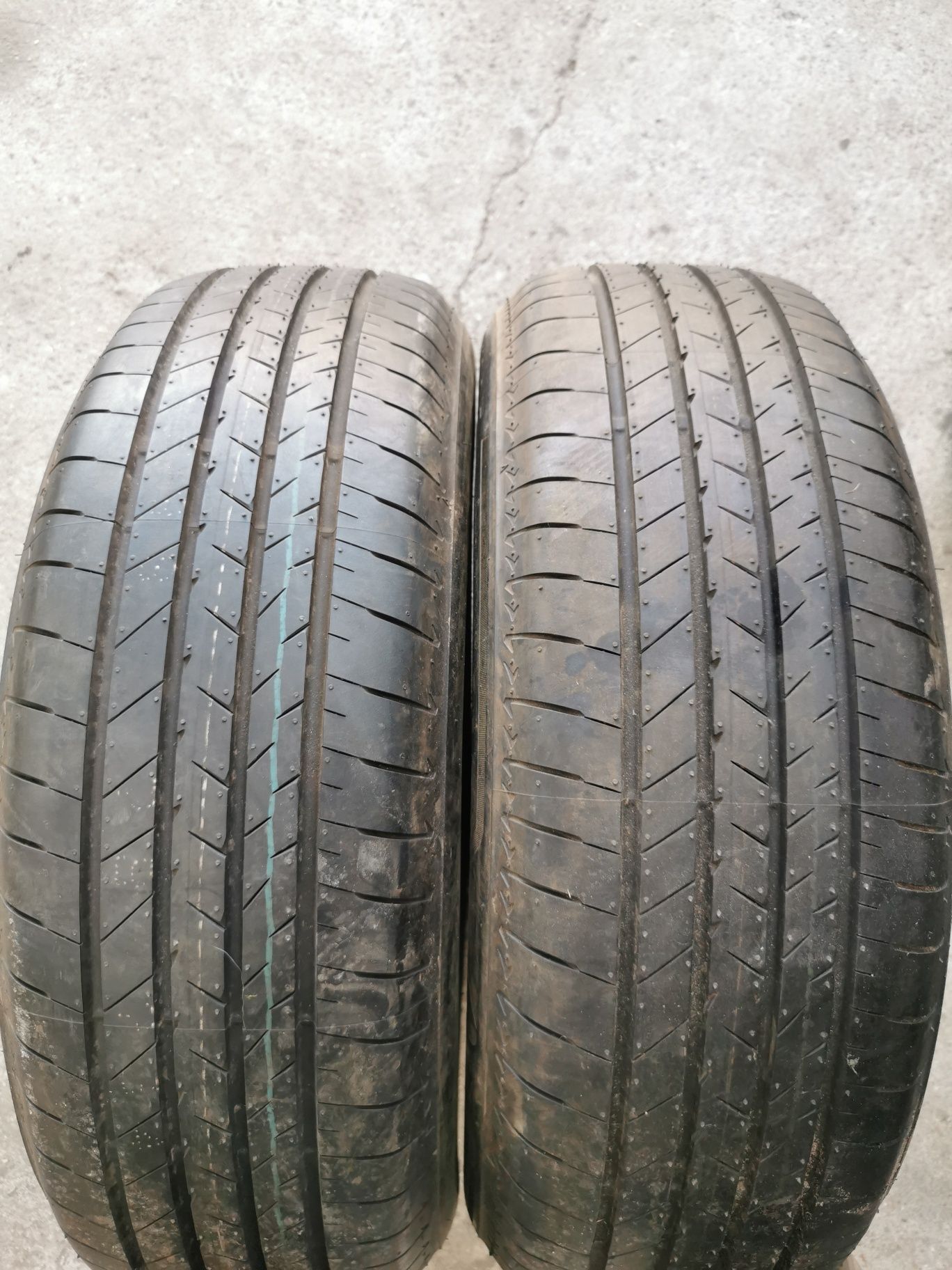 2x 225/60 r18 Bridgestone