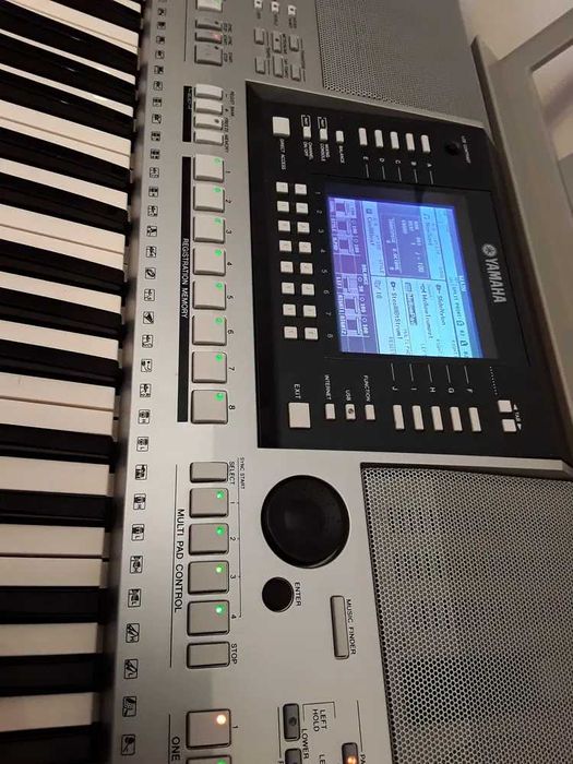 Yamaha PSR s710 jak nowa.