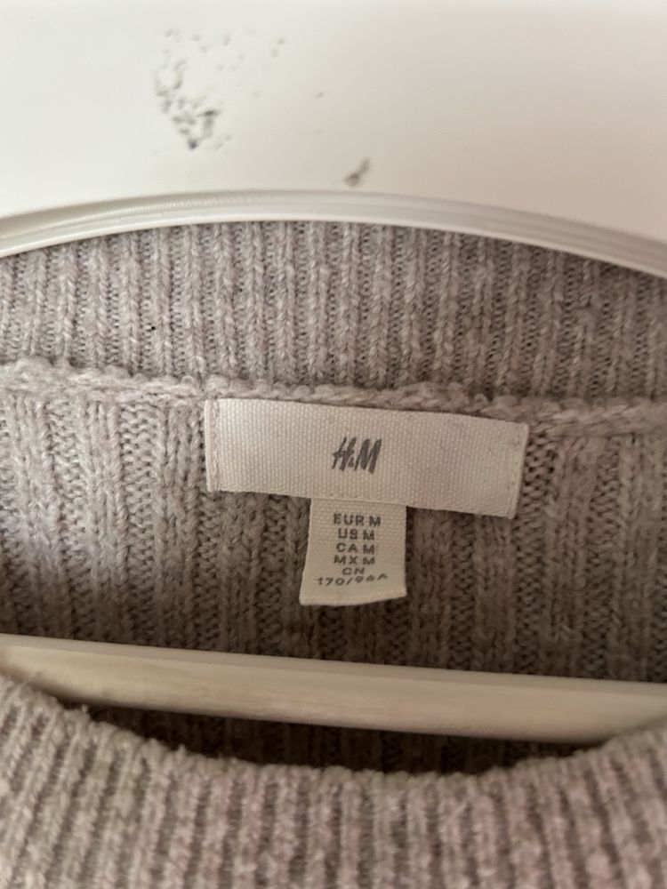 Beżowy sweter H&M M