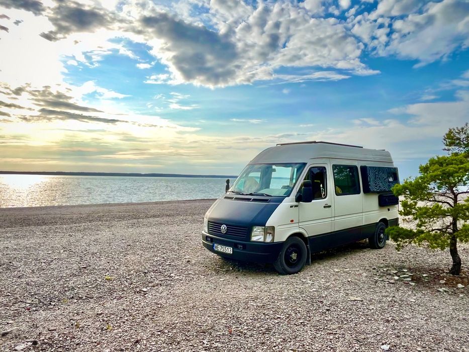 Volkswagen LT35  Kamper VW LT35 - Premium zabudowa, LiFePO4, 460W Solary