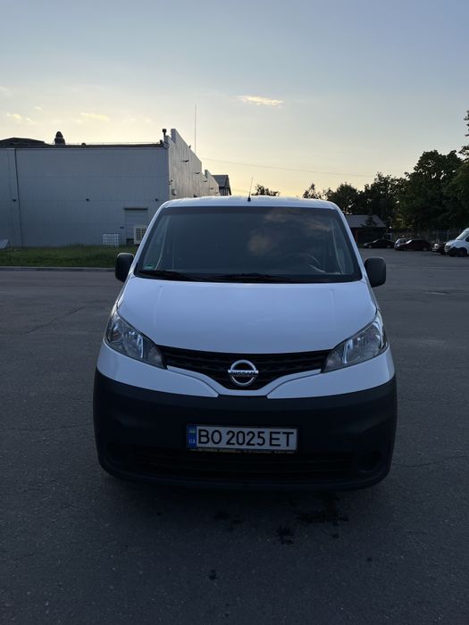 Продам бус Nissan nv200 1.5 dci