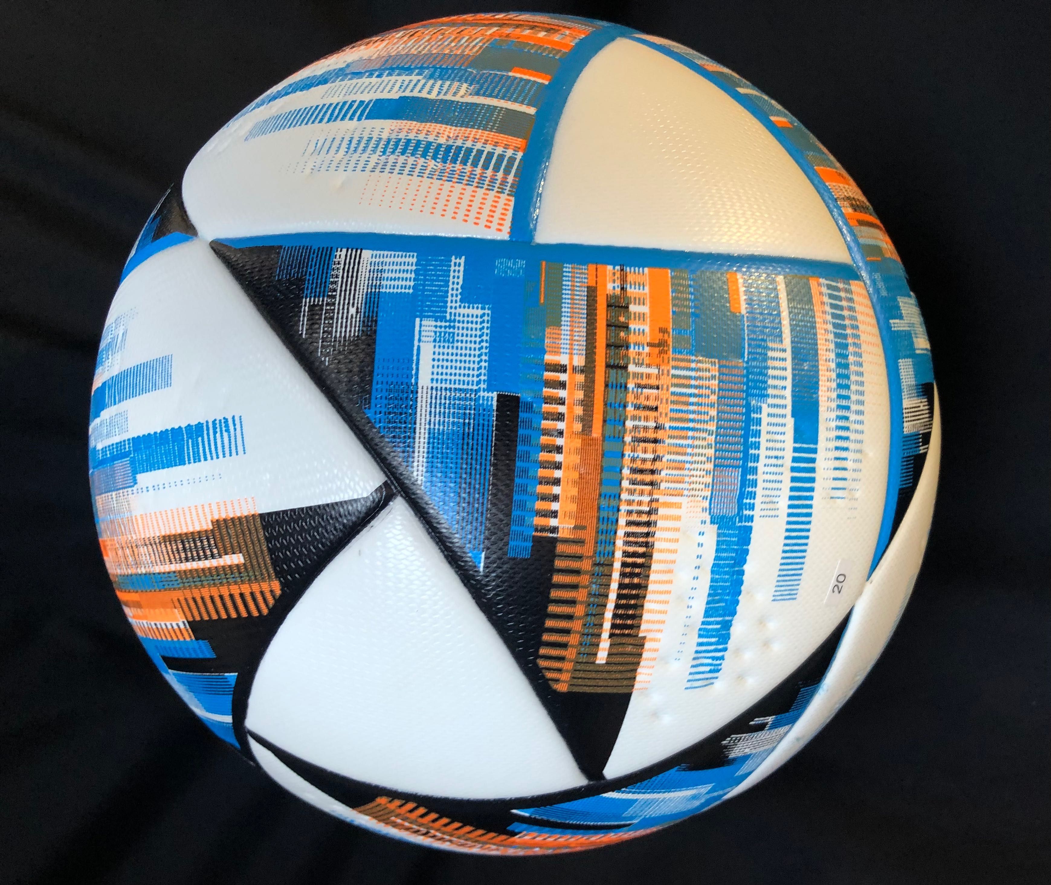 Безшовний футбольний м’яч UEFA NATIONS LEAGUE вищого гатунку
