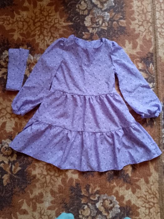 Продам новий костюм і плаття для дівчинки