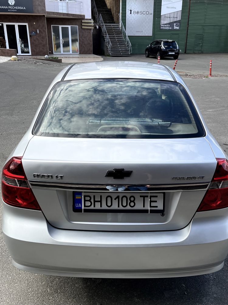 Продам свой Chevrolet aveo Т250 1.6 2008 года ( ТОРГ У КАПОТА )