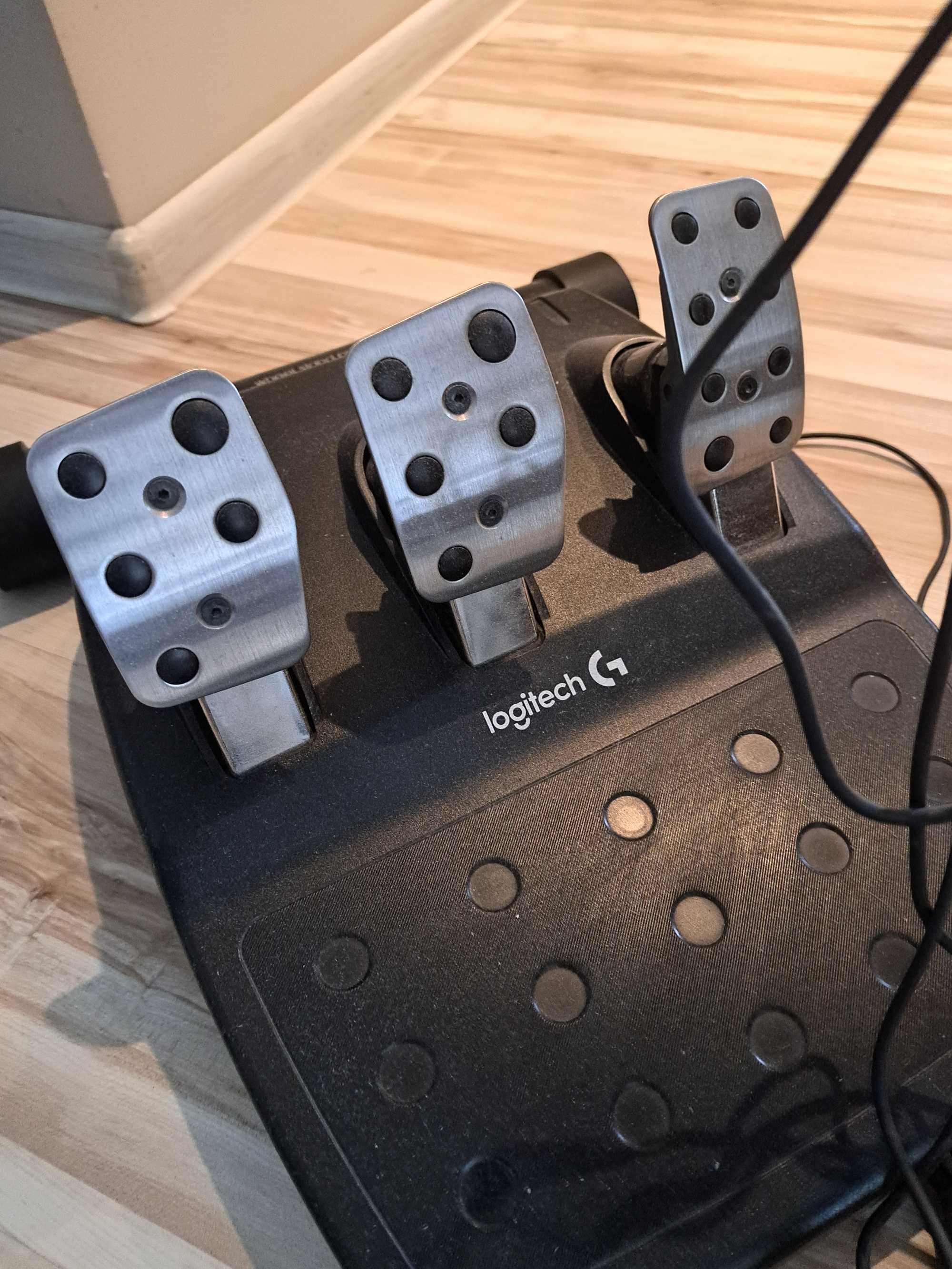 Kierownica Logitech G29 DRIVING FORCE + SHIFTER + STOJAK stan jak nowy