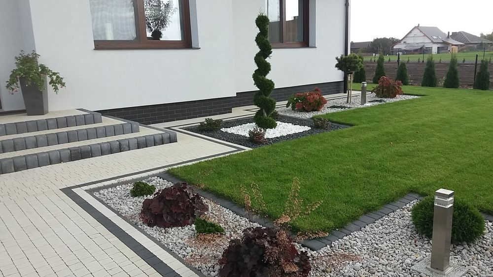 Kompleksowe Zakładanie Ogrodów. Trawniki z rolki oraz z siewu