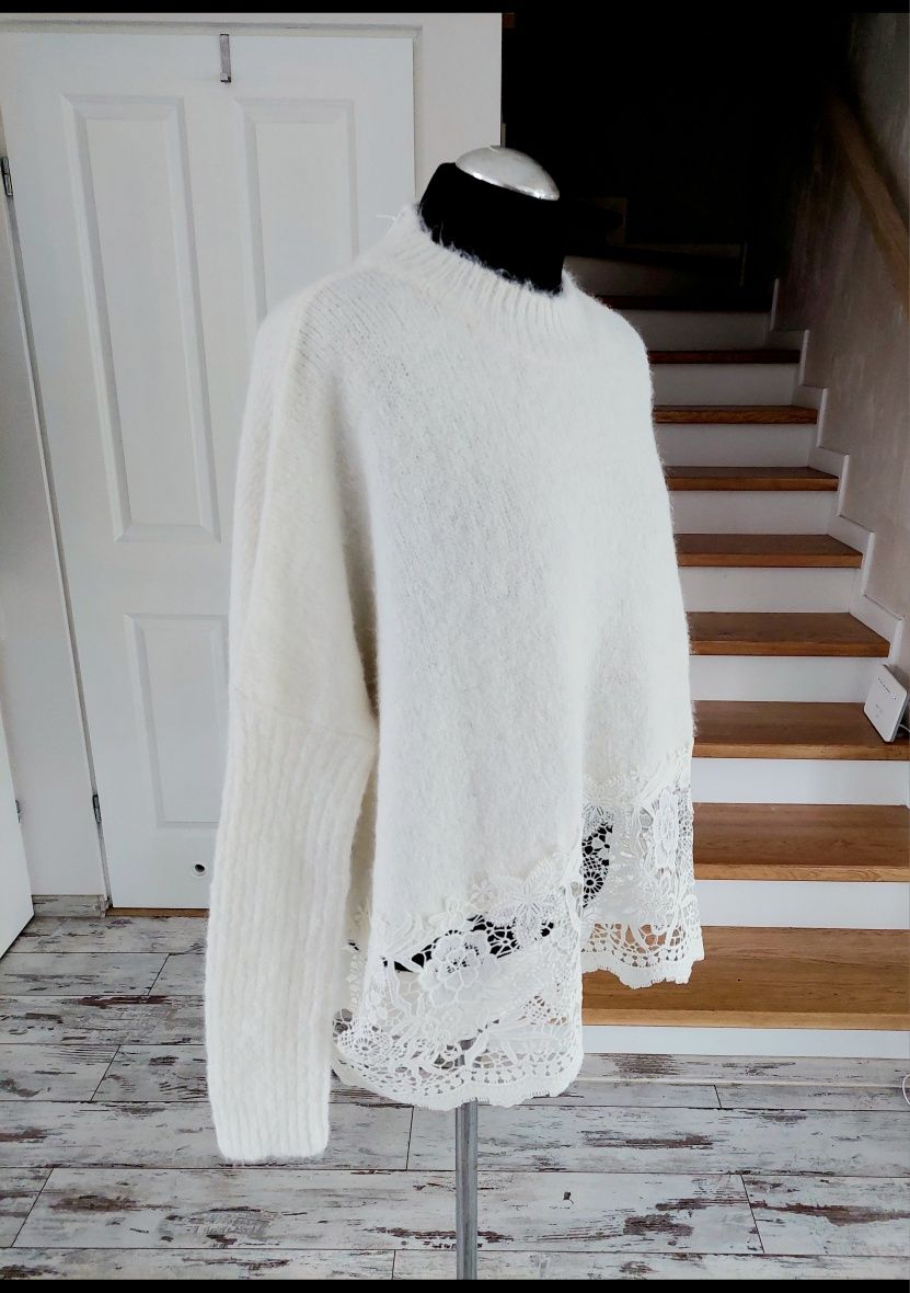 Manosque, kremowy miękki sweter oversize z koronką i wełną, nowy