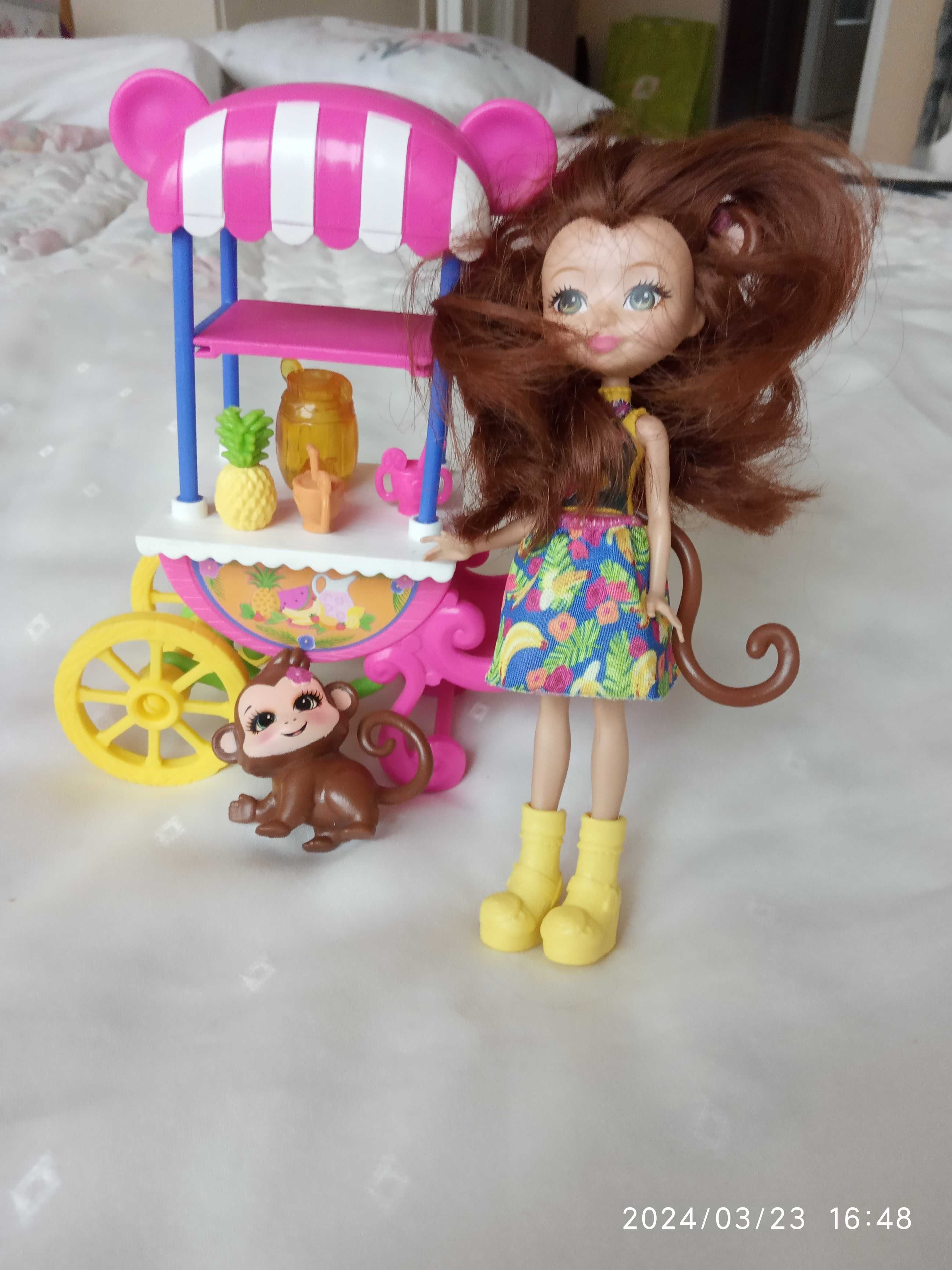 lalka Enchantimals z małpką i wózkiem z dodatkami