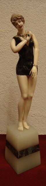 Grupo escultórico Art Déco