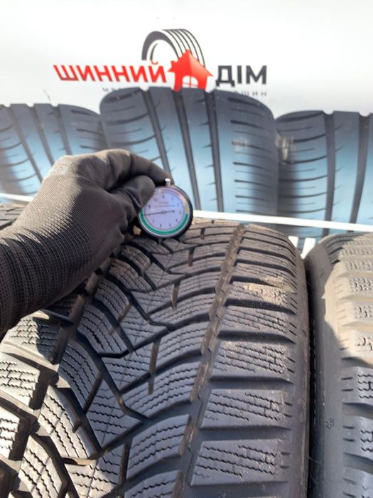 Шини 225/45 R17 Dunlop зима, 7-8мм, 2022р