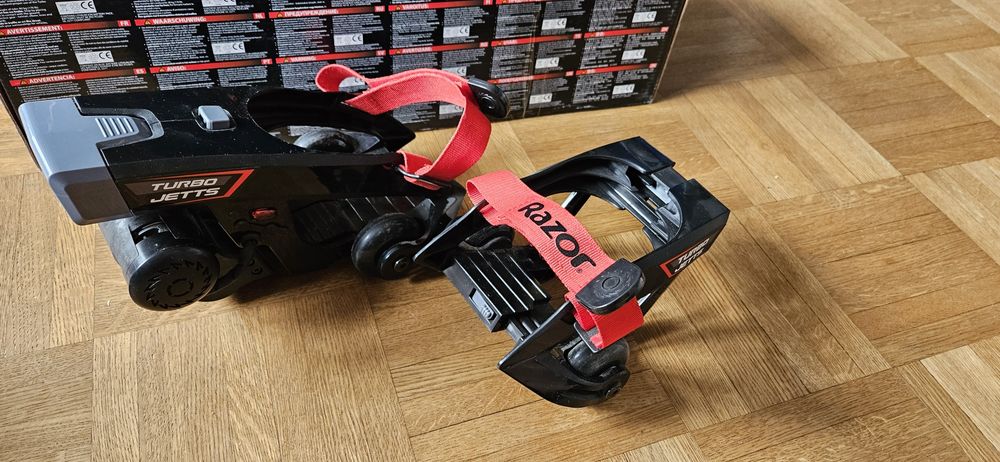 Razor wrotki elektryczne turbo jetts