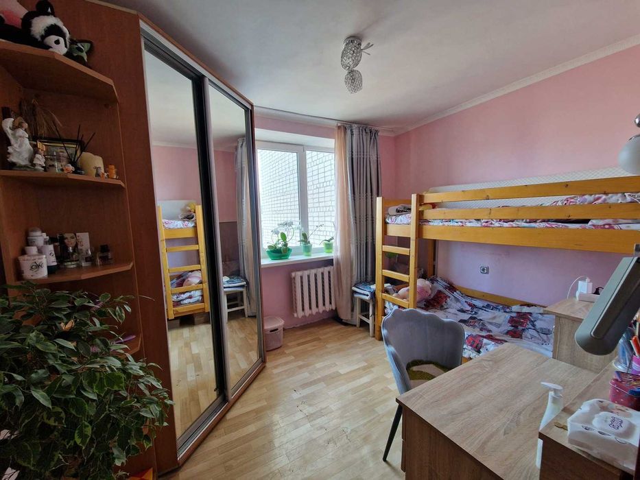 3-кімнатна квартира у Чорноморську / Середній поверх !