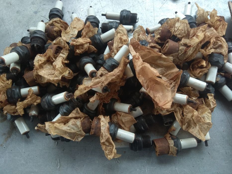 Продам свечи зажигания газ- 69