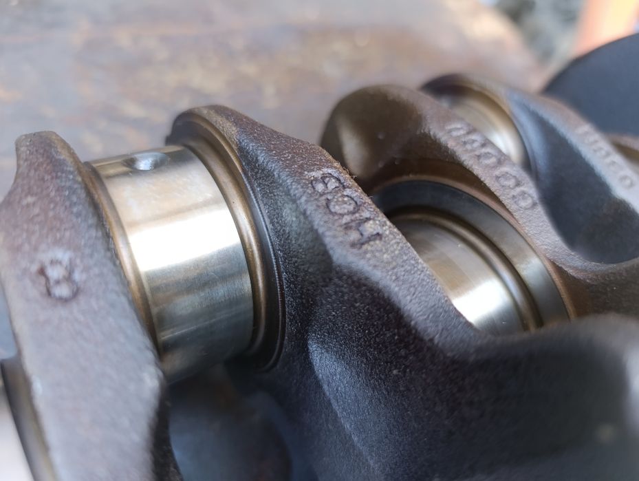 Колінвал 1.4 16V Гольф 4 Golf 4 номер 036H 036Н