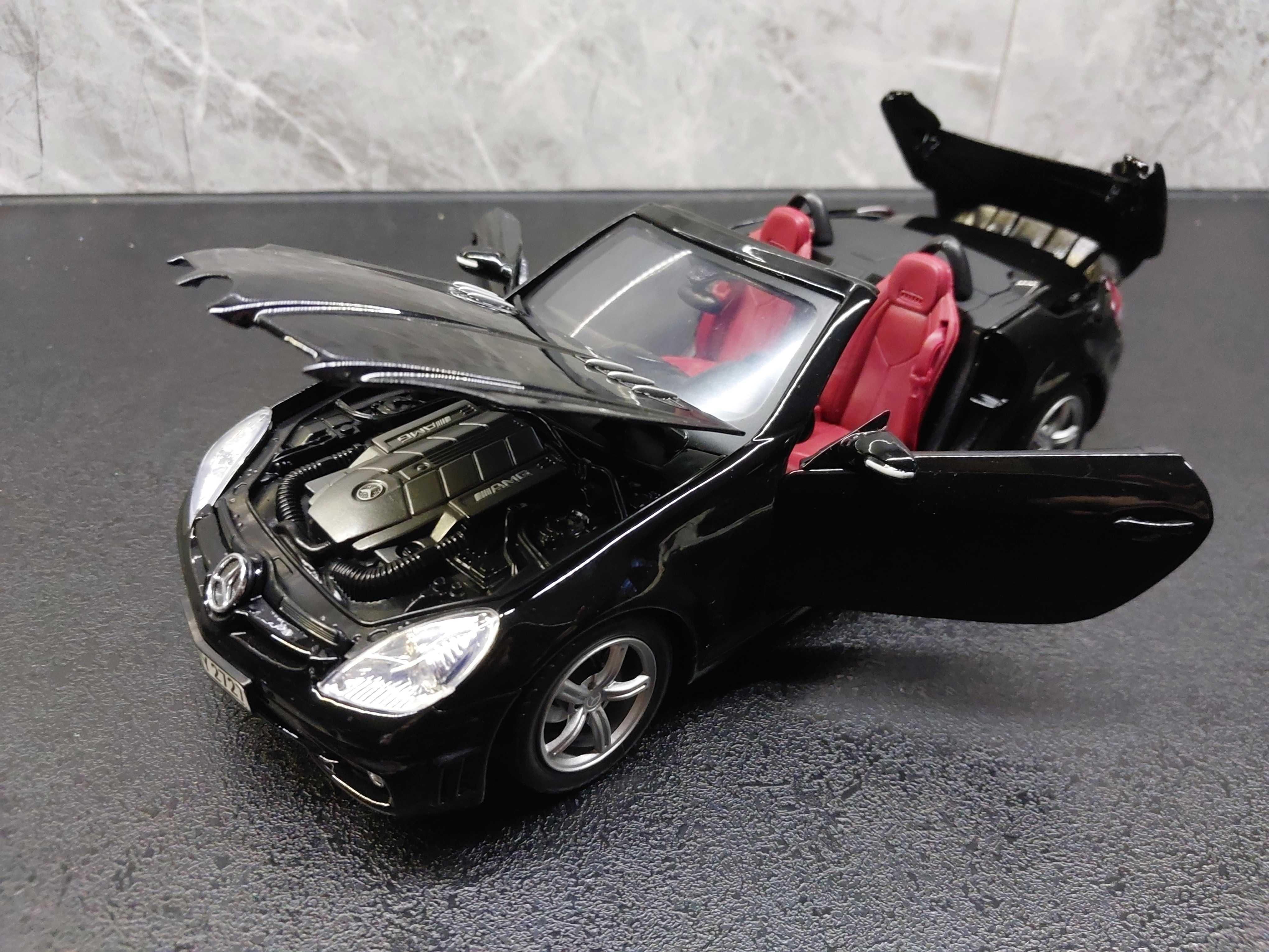 Mercedes 1:18 SLK 55 AMG R171 Motor Max