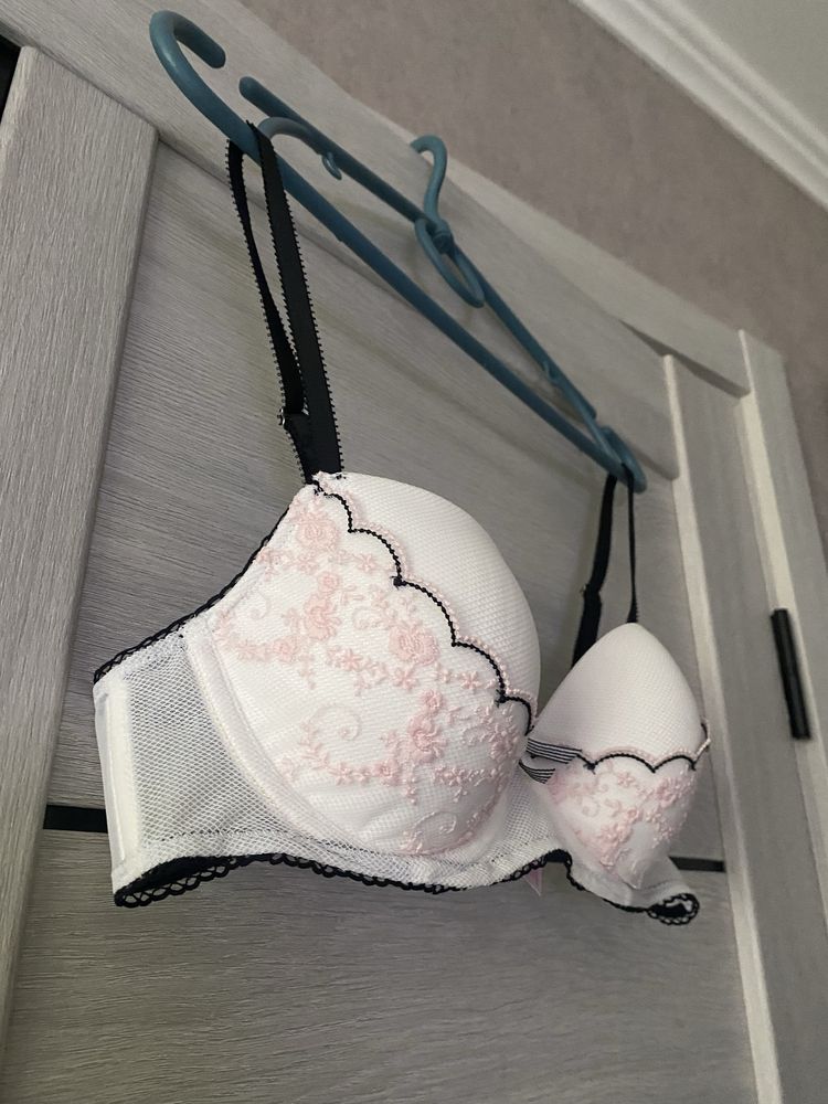 Бюстгалтер Victoria’s Secret