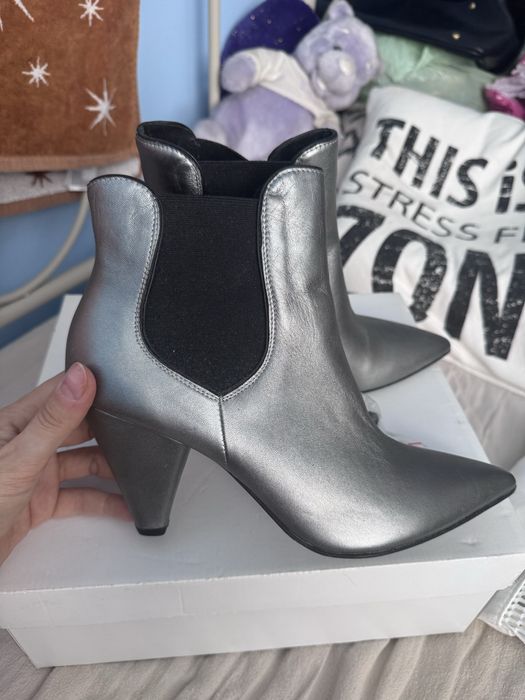 Srebrne skorzane kowbojki gino rossi