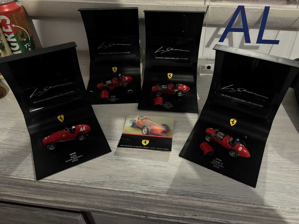Conjunto de Ferrari decoração/coleção mais uma chave e bolsa