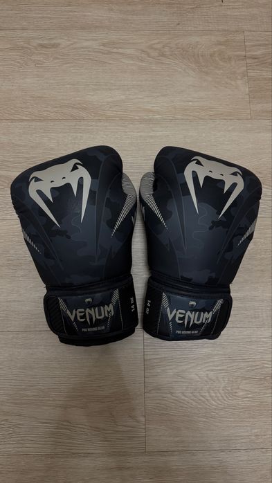 Rekawice bokserskie Venum Impact