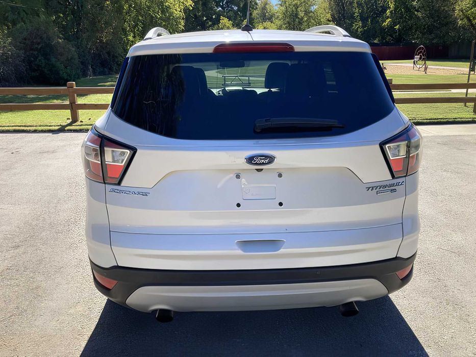 Ford Escape Titanium      2017