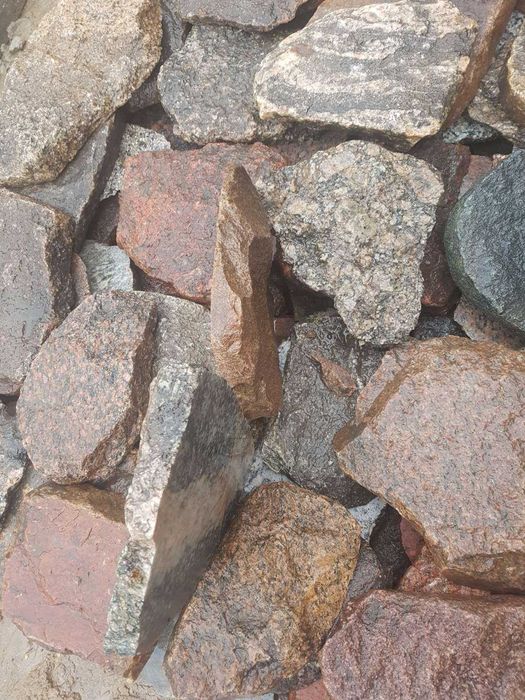 Kamień polny łupano cięty z starobruku