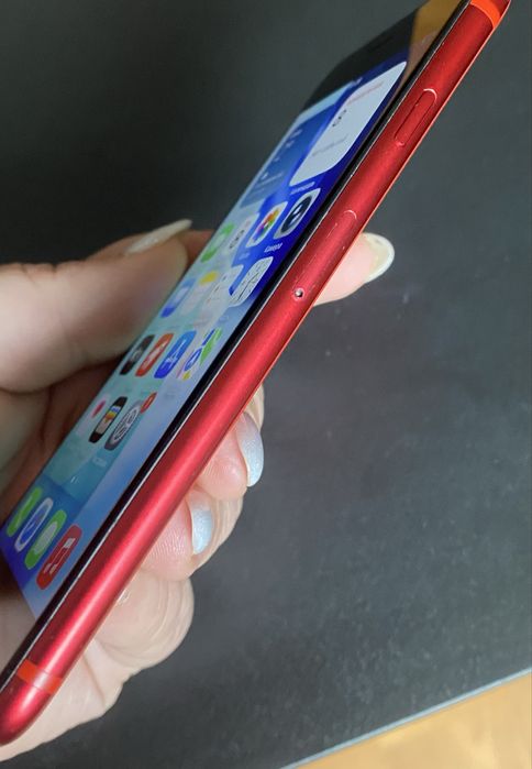 Продам iPhone SE2020