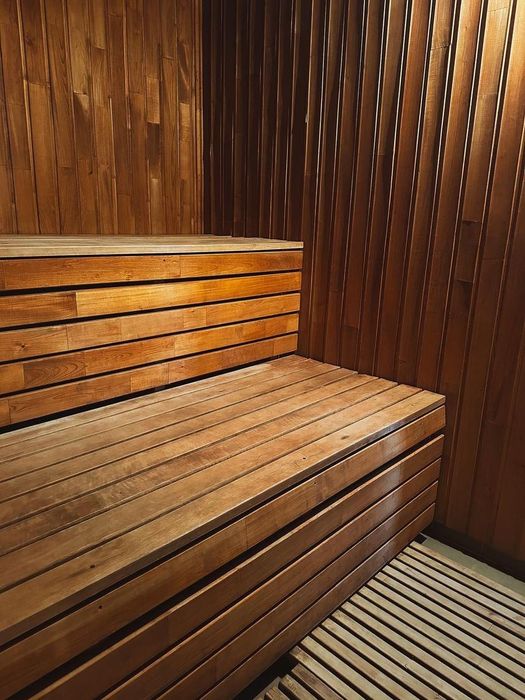 Подобово будинок з теплим басейном