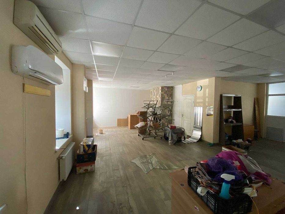 Центр Декабристів торгове приміщення 70 кв.м. прохідняк ремонт