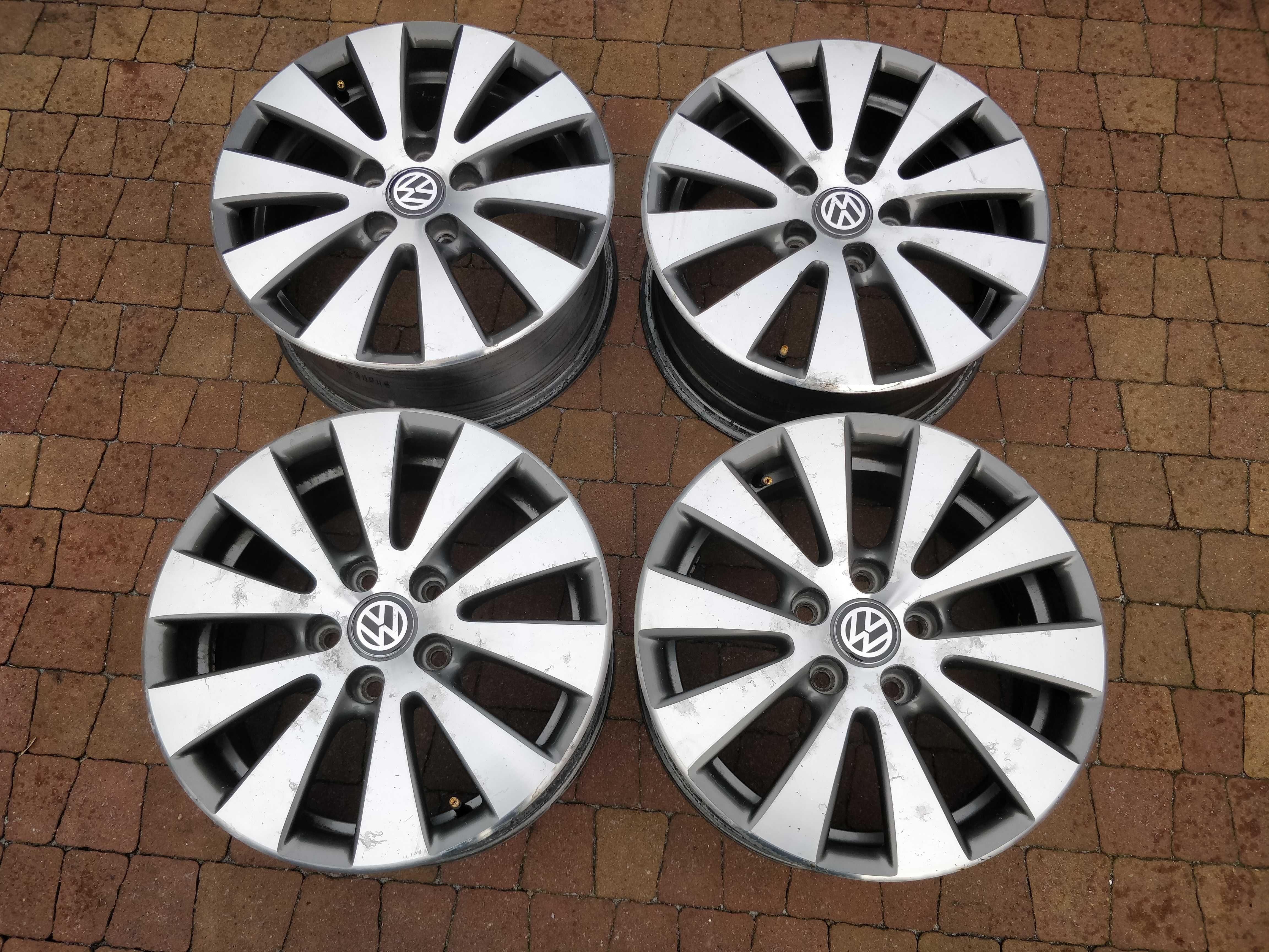 2608. Alufelgi 16" Vw Golf VI VII Passat oryginalne 5x112 7J ET45