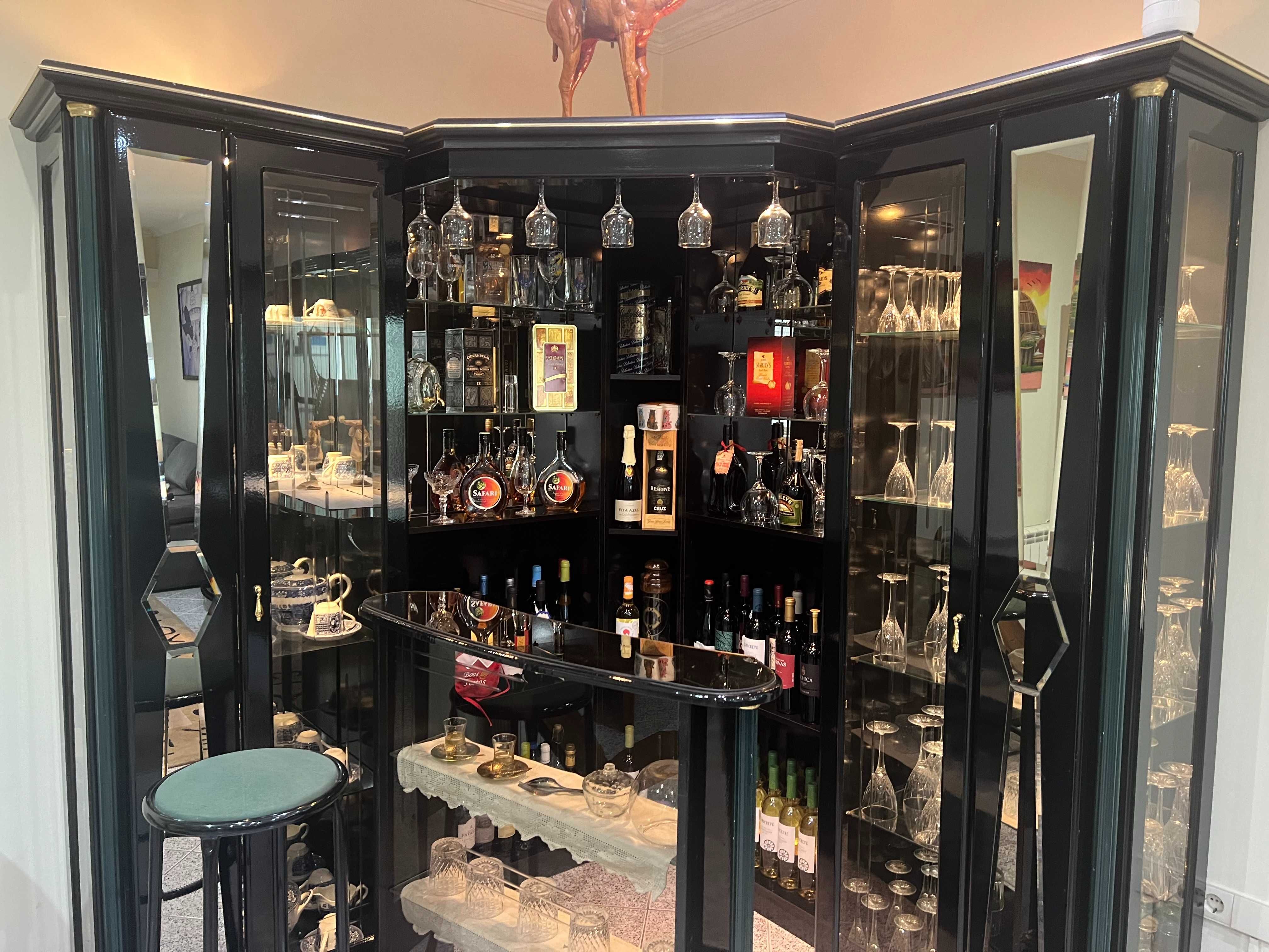 Mobília de sala com bar