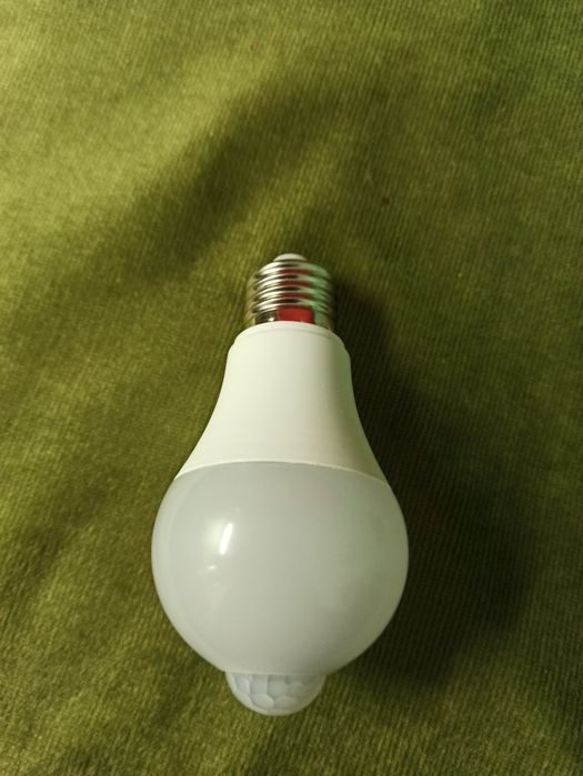 2 в 1 Датчик руху та лампа 12 Ват